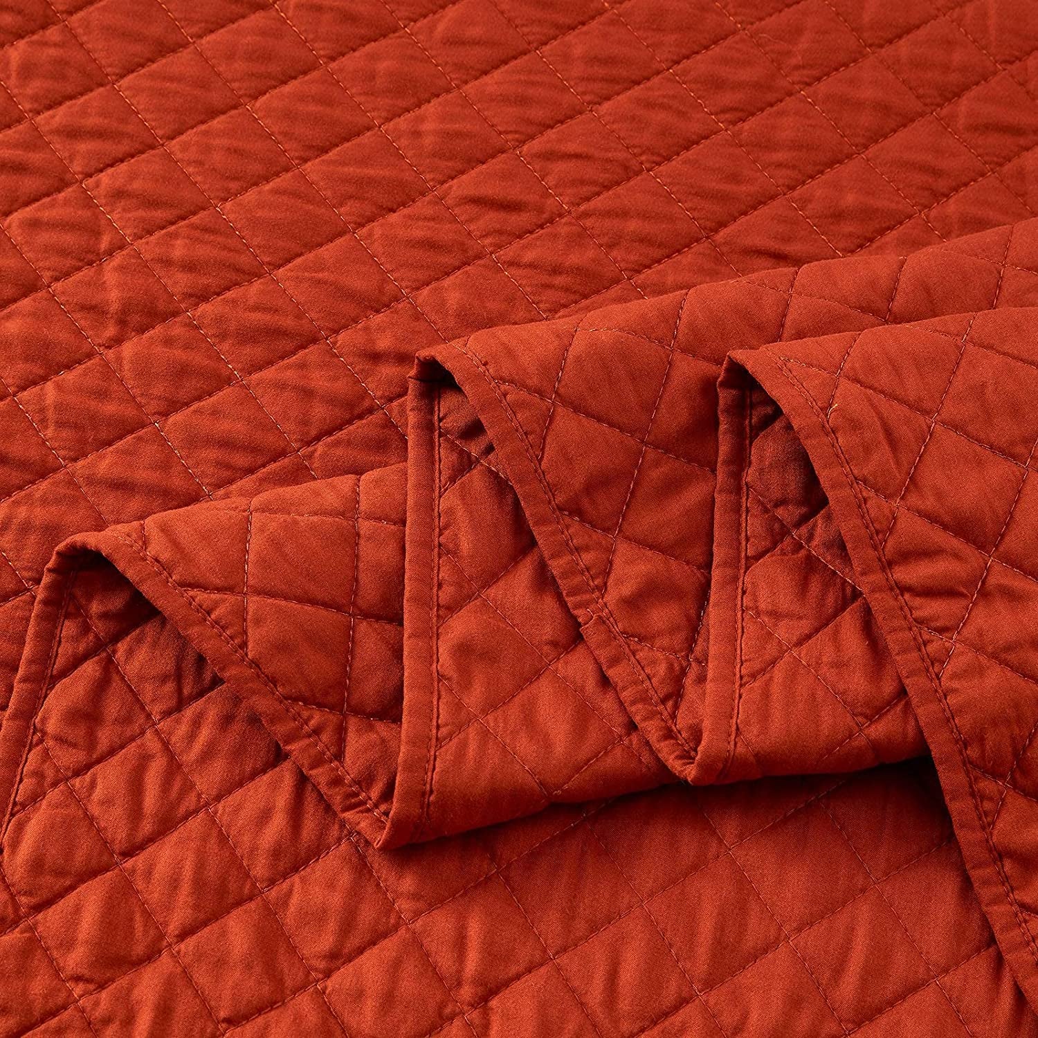 Quilt Set King Rust Lightweight Bedspread Soft Reversible Coverlet for All Season 3Pcs Burnt Orange Diamond Quilted Bedding Sets (1 Quilt 2 Pillow Shams)(106"X96")